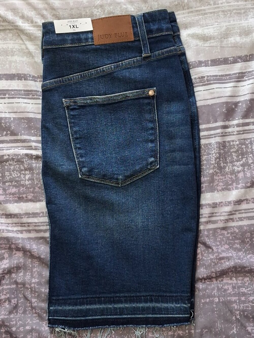 Judy Blue SZ 1XL Denim Raw Edge Hem Skirt Stretch High Waisted Tummy Control NWT - Picture 3 of 4